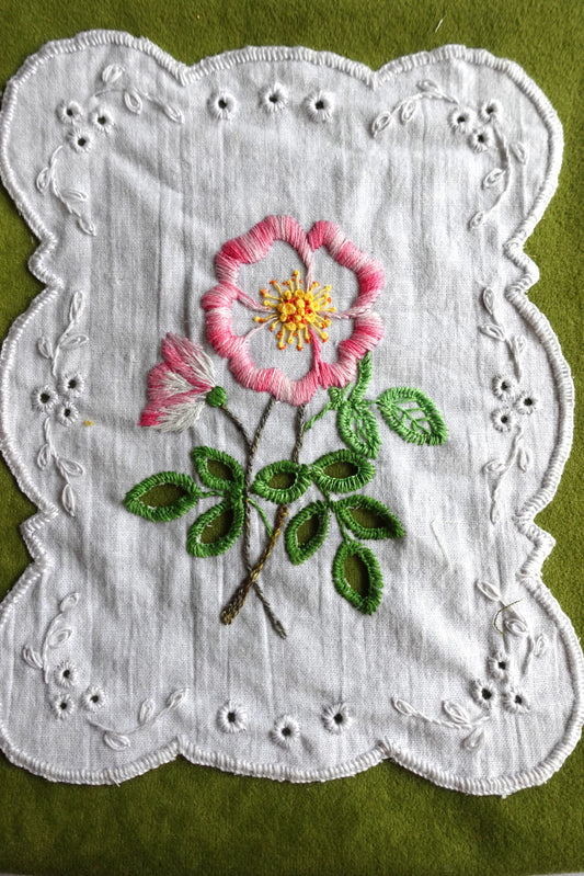 Dog Rose Broderie Anglaise